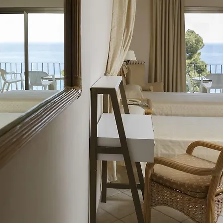 Отель Cap Roig & By Brava
