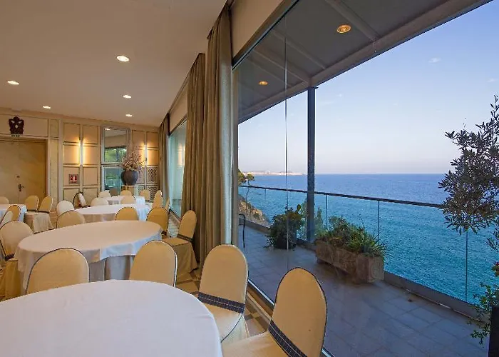 Cap Roig & By Brava 4* بلاتجا ذارو